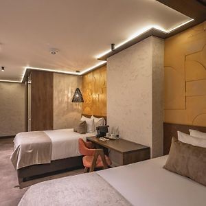 Standard Double Suite